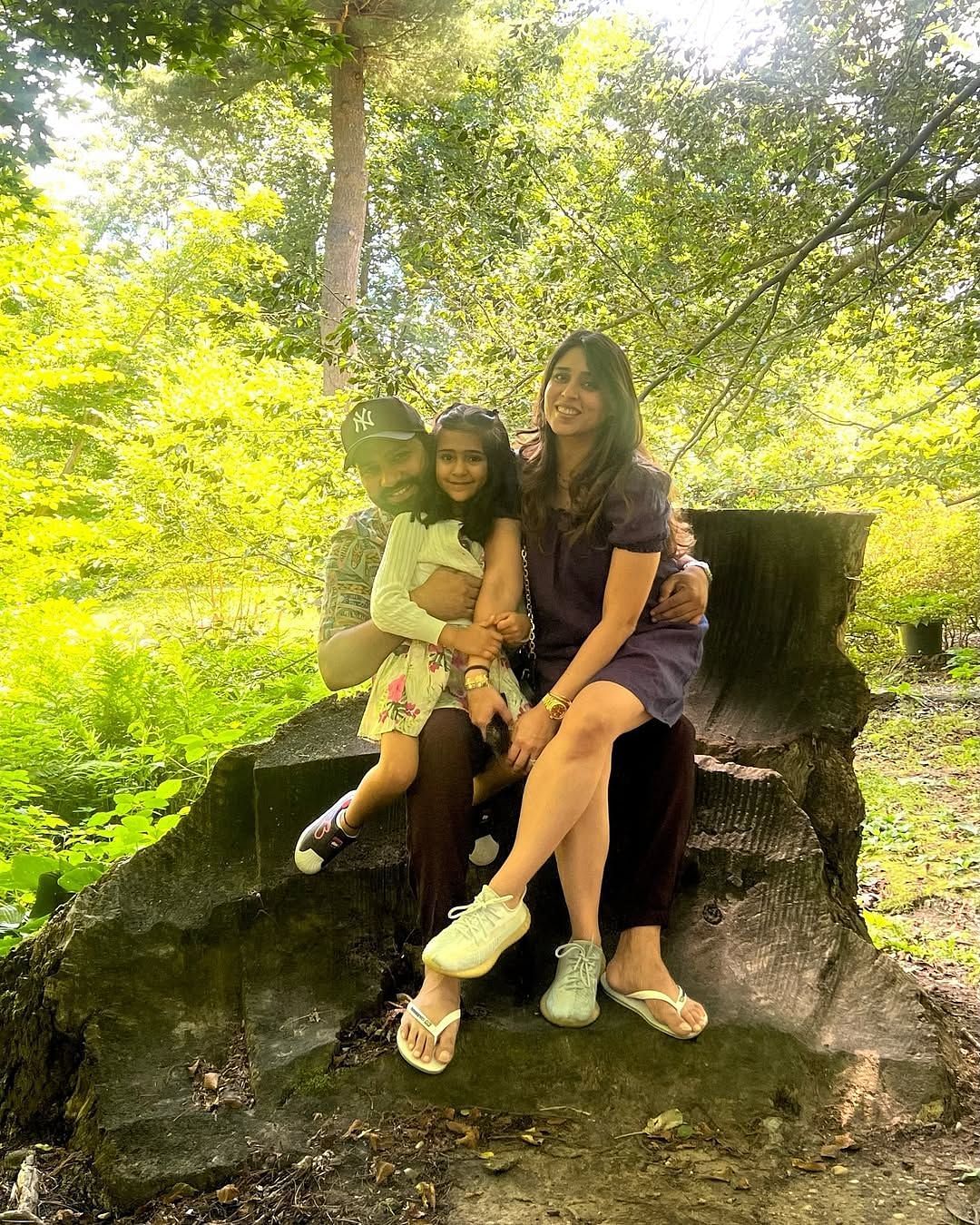 Rohit Sharma Wife and Kid Image
